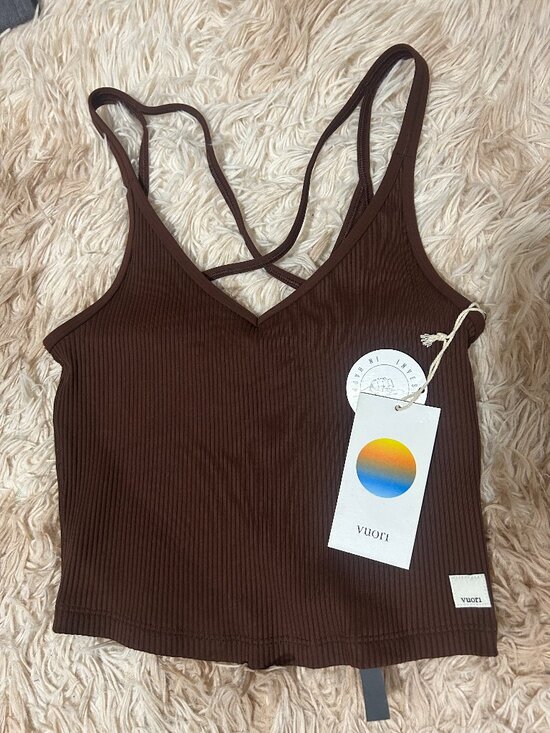 Vuori Tops - Vuori Rib Crop tank in Mulberry